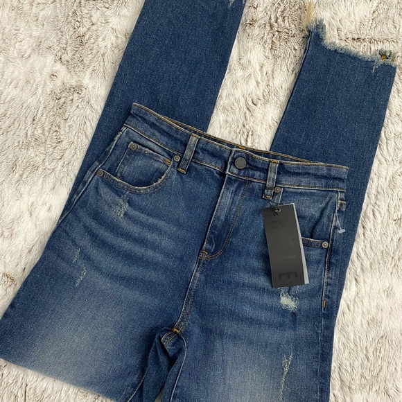 Women Straight Leg Jeans | HALE Jeans Size 25 | High Rise Straight Leg Jeans - Picture 7 of 14